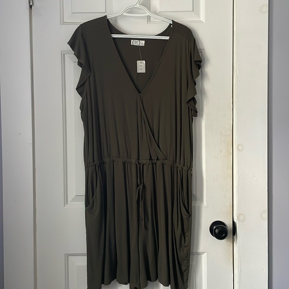 Maurice’s shorts romper - olive - Picture 1 of 4